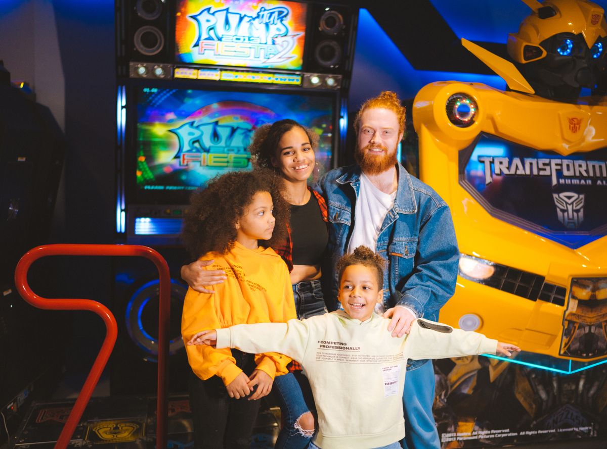 Família se divertindo no Mundo Infantil